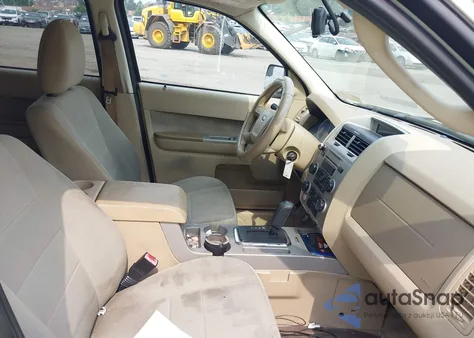 2010 Ford Escape Xlt from USA, damaged, VIN 1FMCU9DG8AKD30421